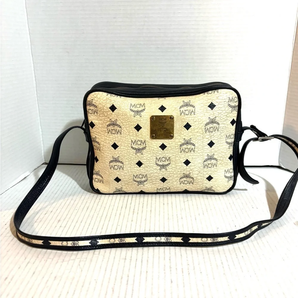 MCM vintage navy blue and Cream Bag - Picture 4 of 8